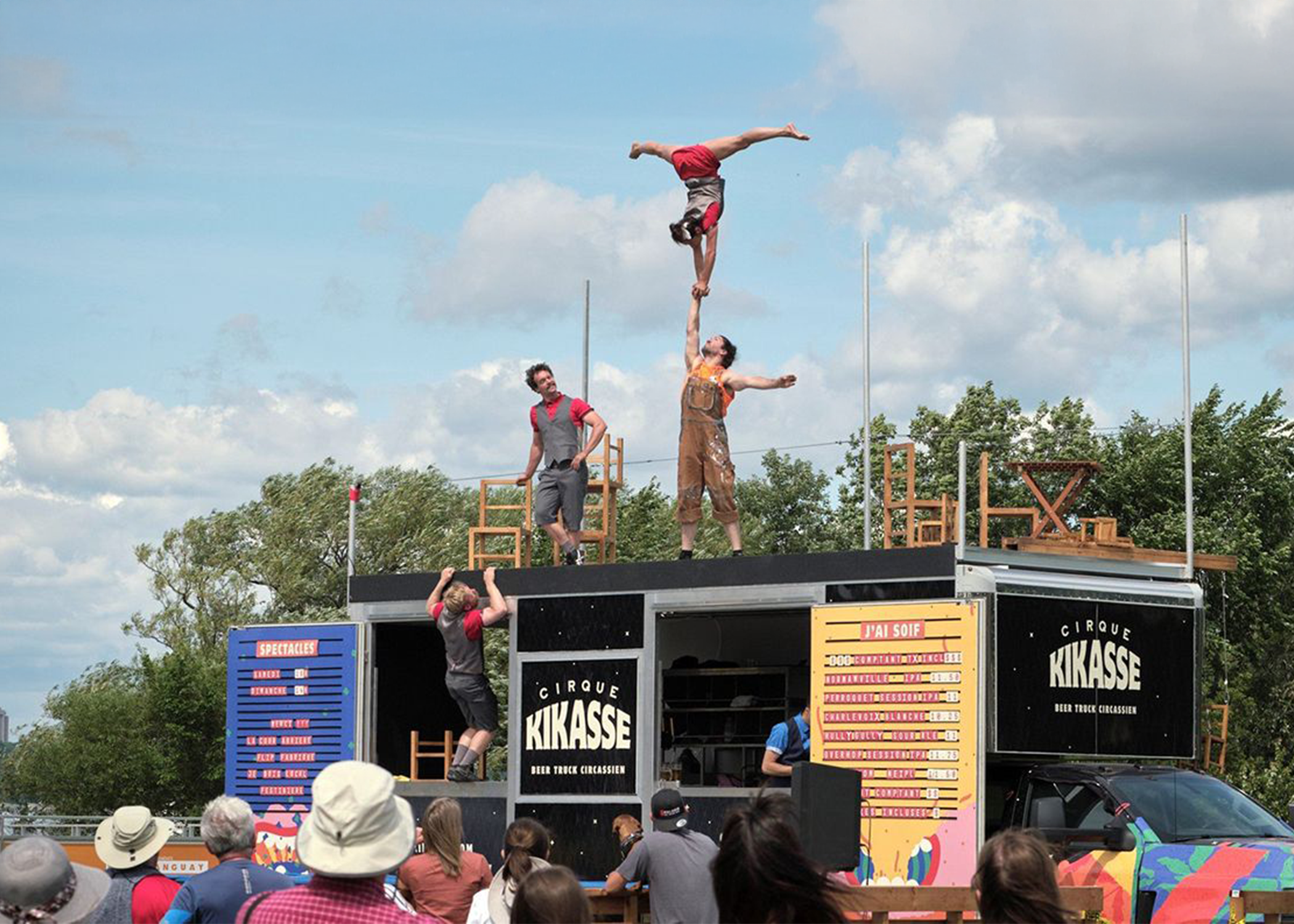 Cirque Kikasse (Wake Up the Green)